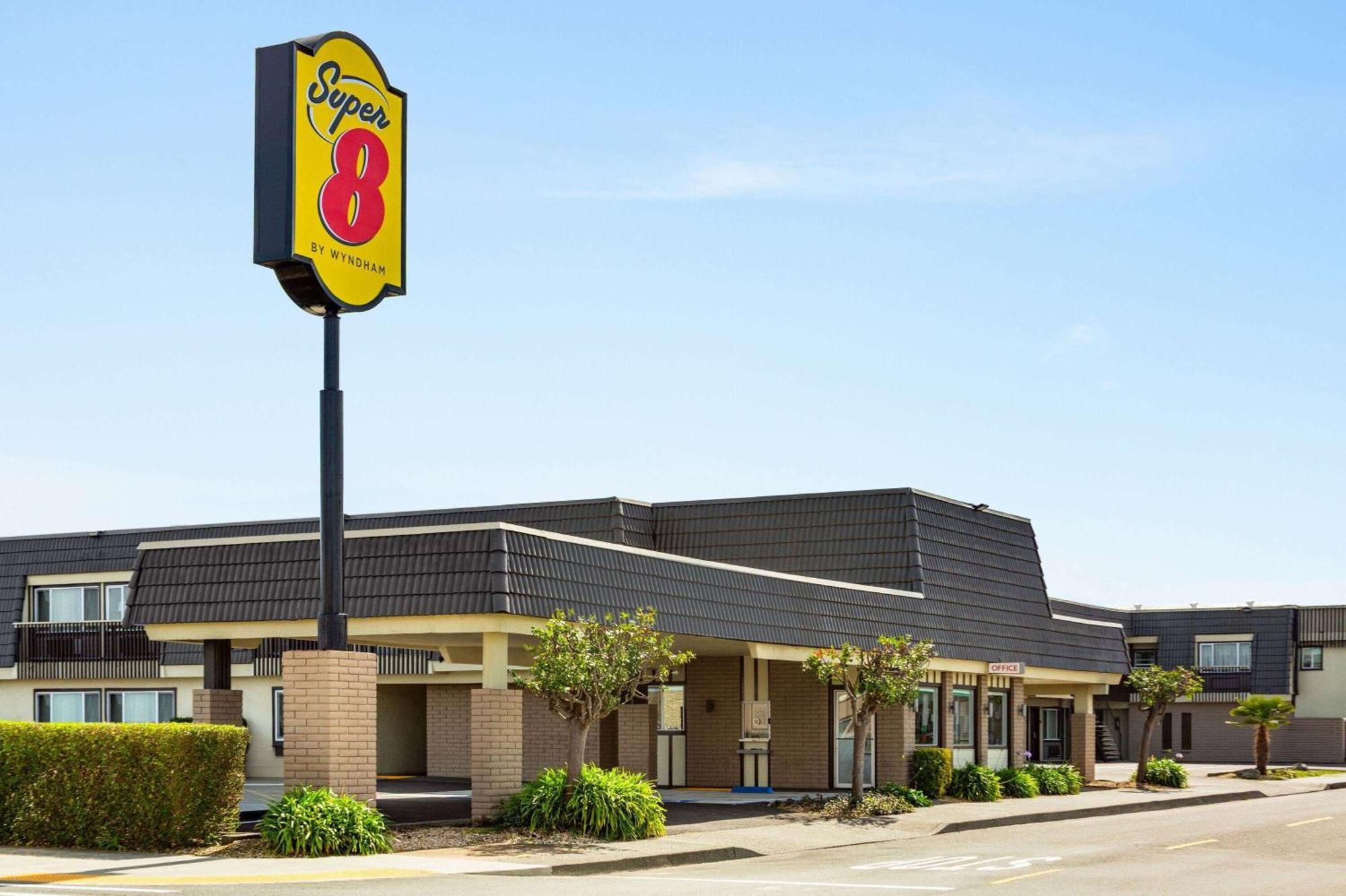 Super 8 By Wyndham Eureka Exterior foto
